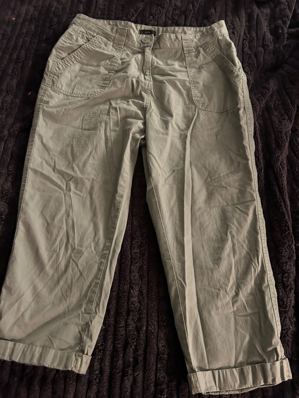 Relaxed Crop Capris in Light Olive Green